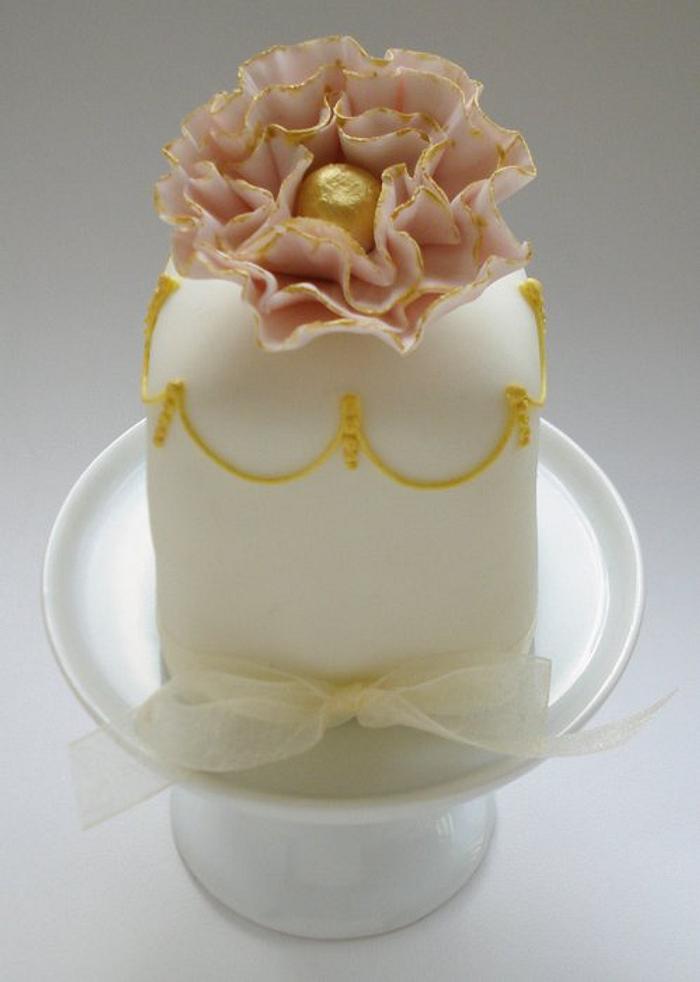 Ruffle flower mini cake x