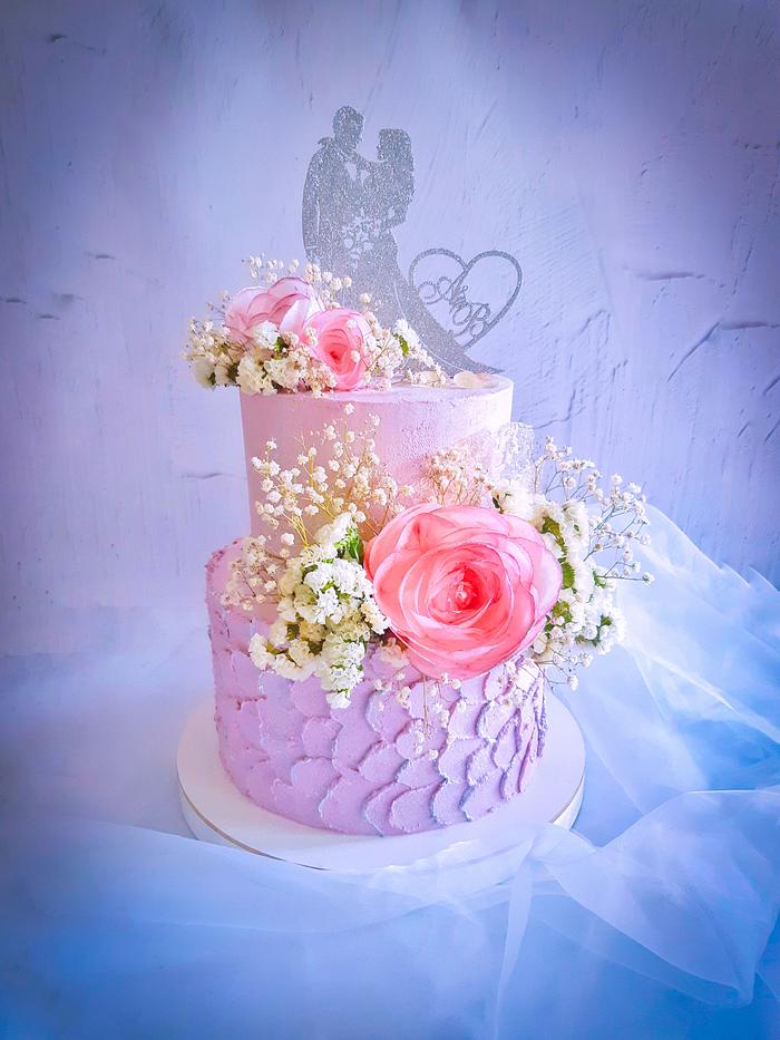 Wedding cake for a beautiful couple)