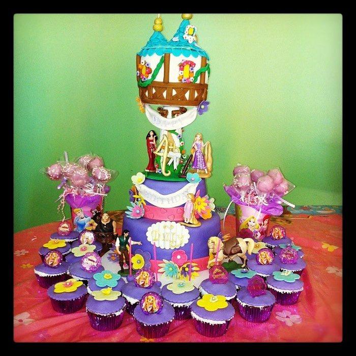 Tangled Birthday Cake and cupcakes