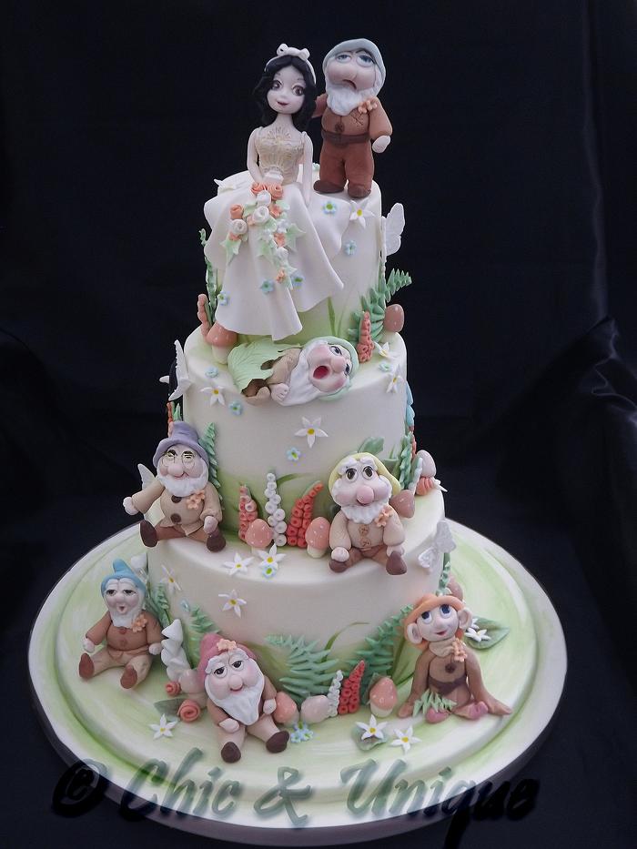 Snow White and the 7 Dwarfs Wedding Cake