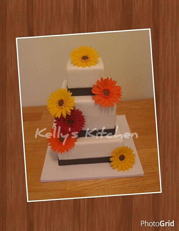 Gerber daisy wedding cake