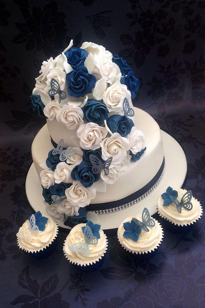Royal blue wedding cake - Decorated Cake by Emma - CakesDecor