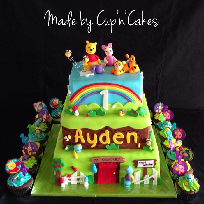 Winie-the-Pooh, Piglet and Tigger 3 tier birthday cake & cupcakes