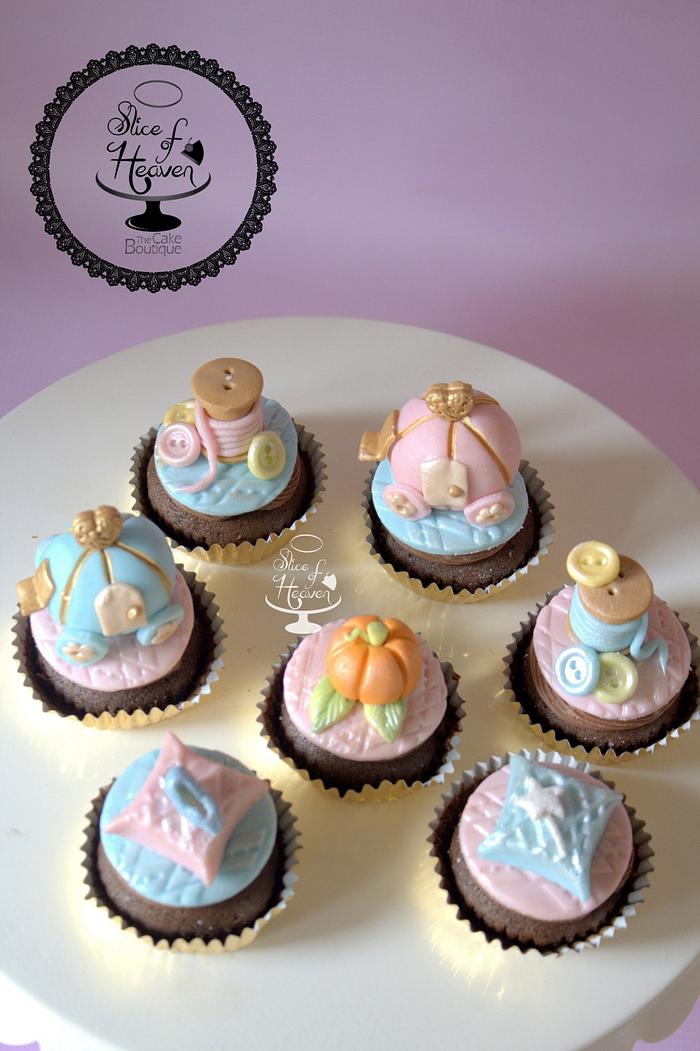 Cindrella themed cupcakes