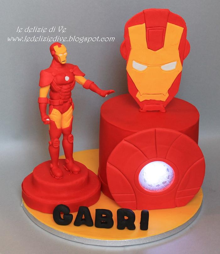 Iron man cake 