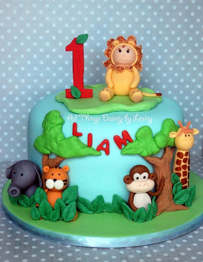 Safari themed birthday cake and cupcakes