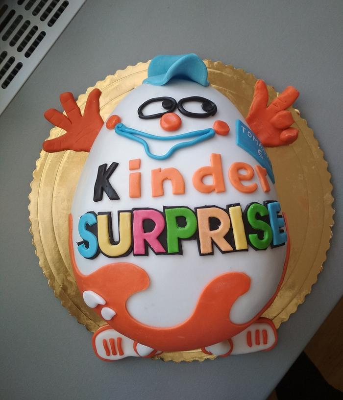 Kinder SURPRISE cake