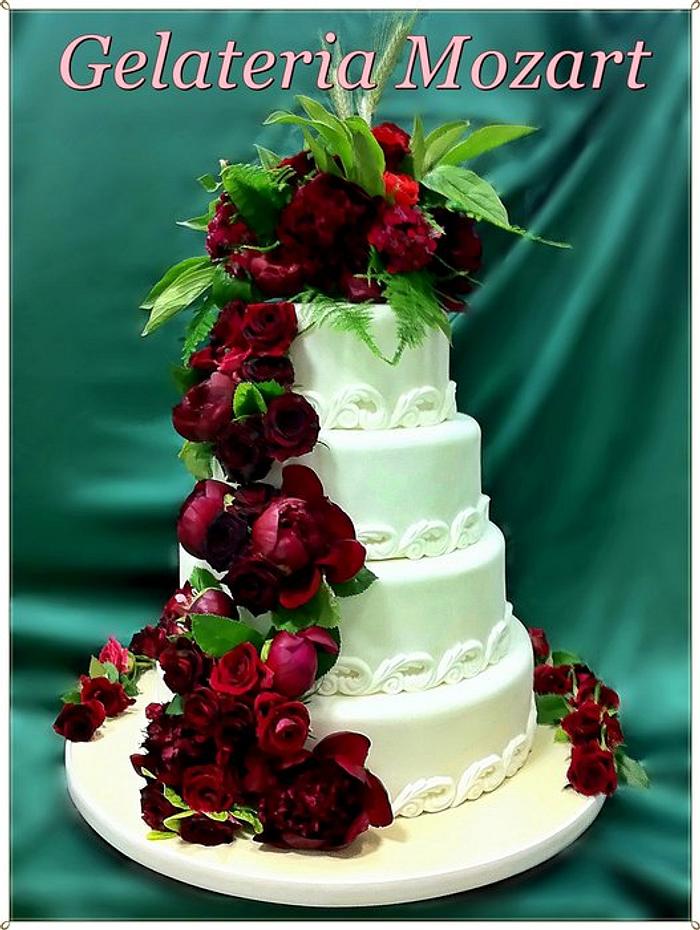 wedding cake with real flowers