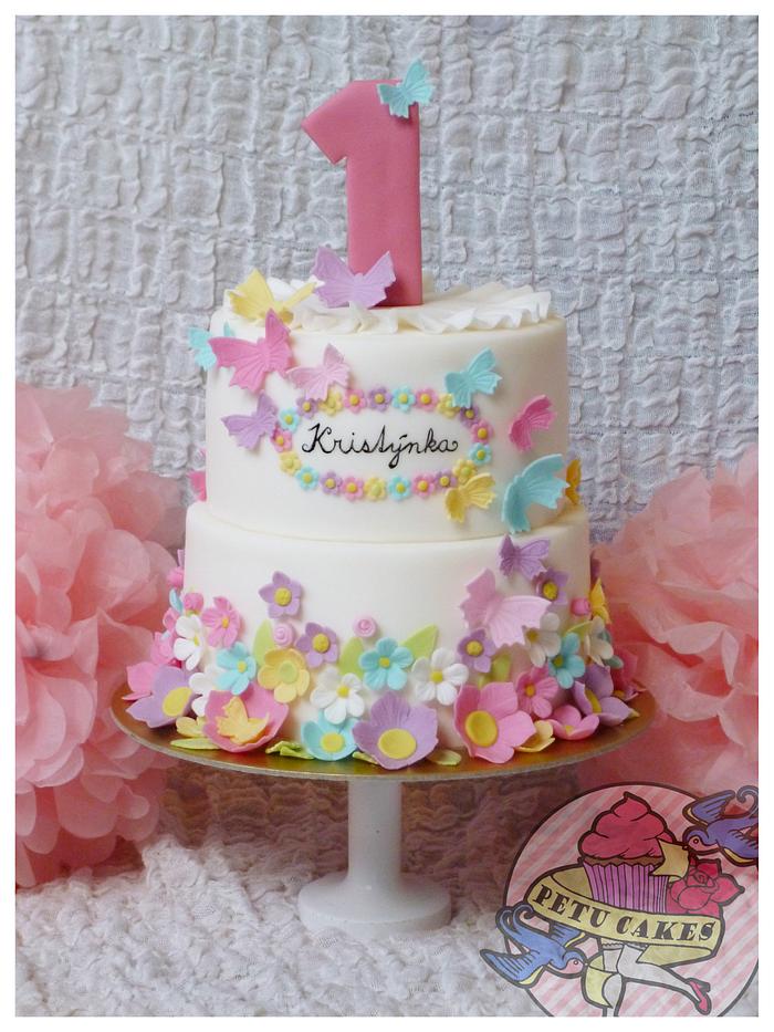Cute cake for 1st birthday