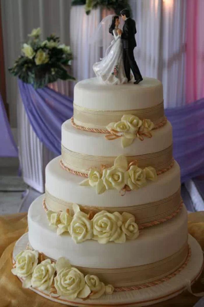 cream rose wedding cake