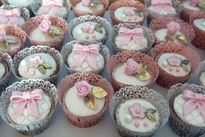 wedding cupcake