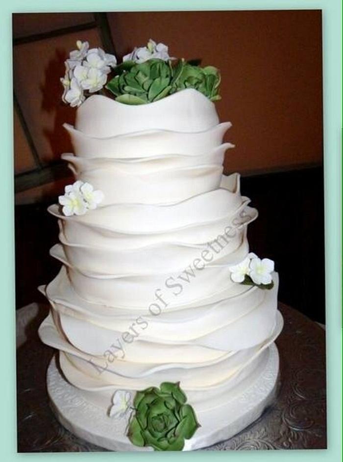 Wedding cake with succulents 