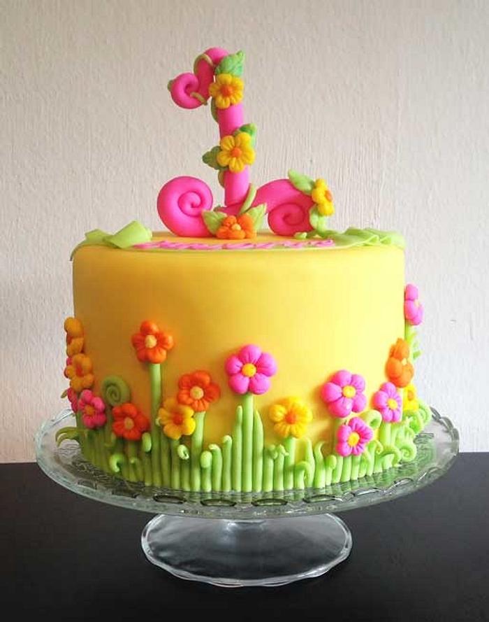 One Year Old Birthday Cake Girl Stock Photo 1620191236  Shutterstock