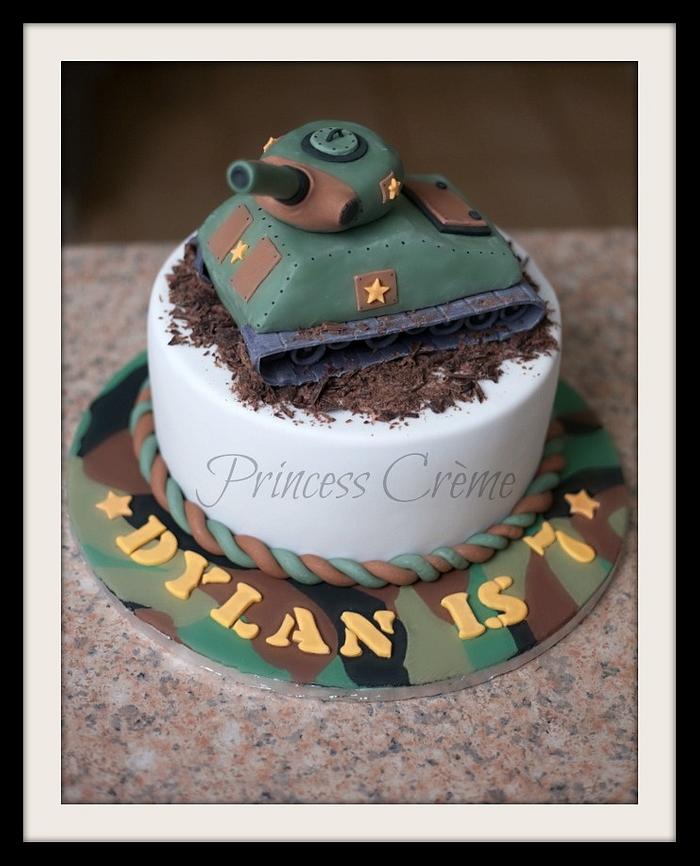 Army inspired cake