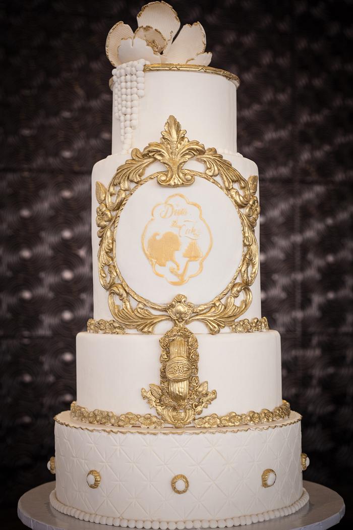  White & gold wedding cake