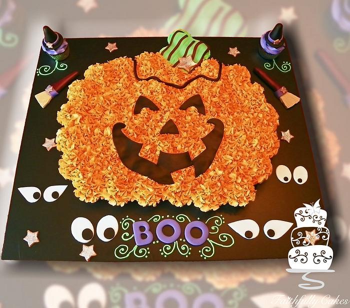 Jack-O-Lantern Cupcake Cake for Halloween
