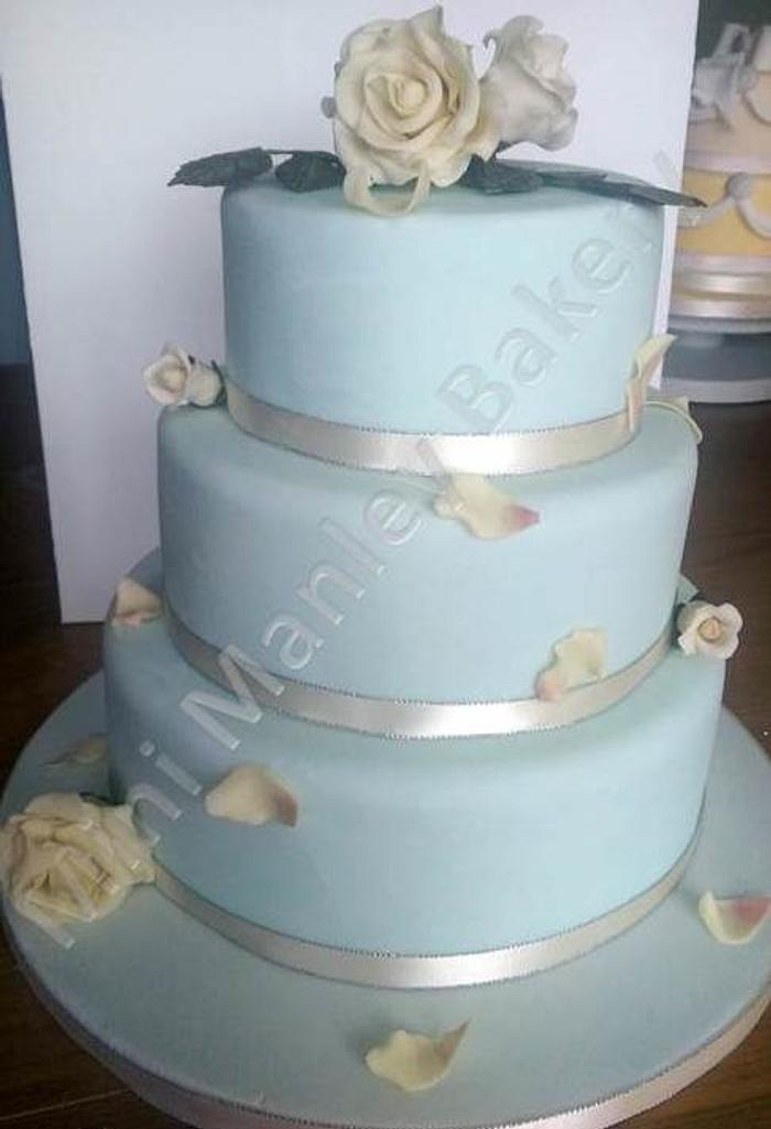 Simple Roses Wedding Cake