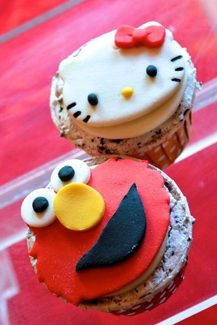 Hello Kitty and Elmo Cupcake