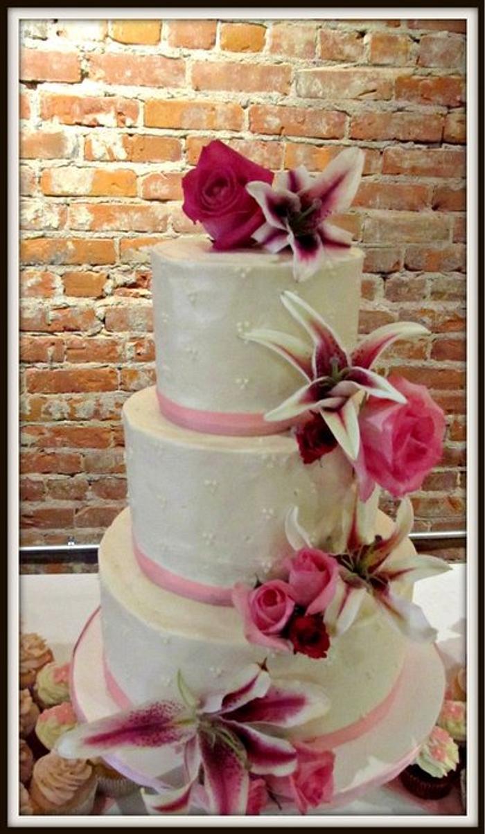 Simple and pretty wedding cake