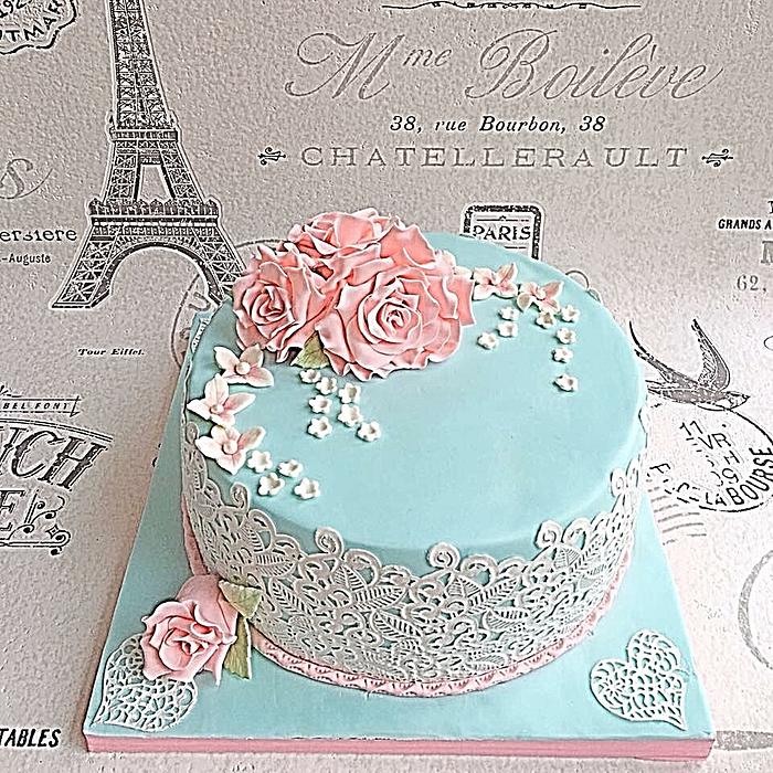 Fondant roses and lace