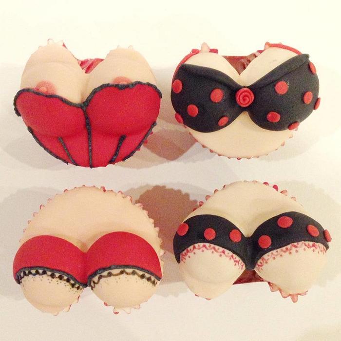 Boobs & Bums Valentines Cupcakes