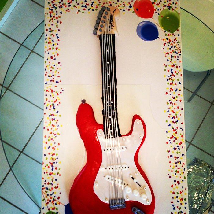 Red fender stratocaster birthday cake