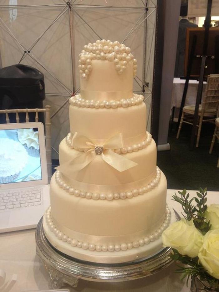 Pearls tiered Wedding Cake