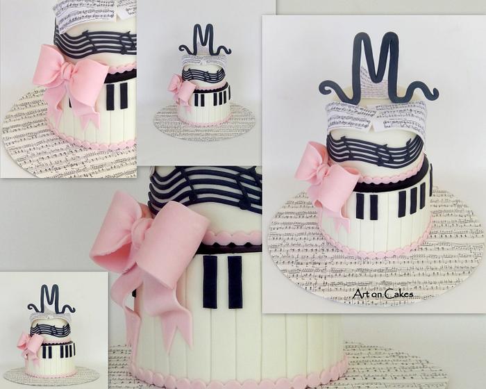Piano themed cake