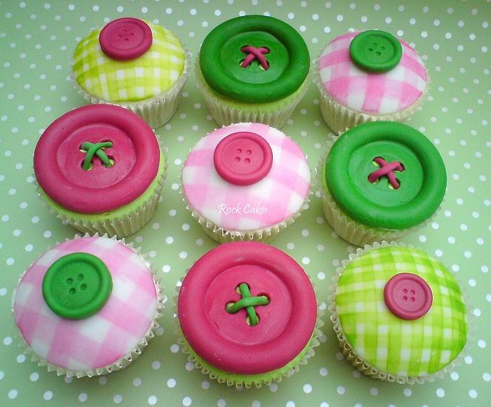 Cute as a button cupcakes