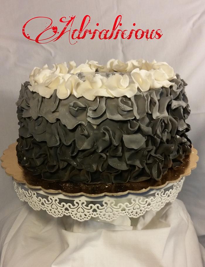 RUFFLE CAKE BLACK&WHITE