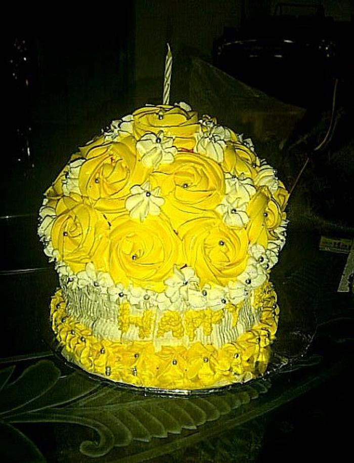 Yellow roses Giant cupcakes