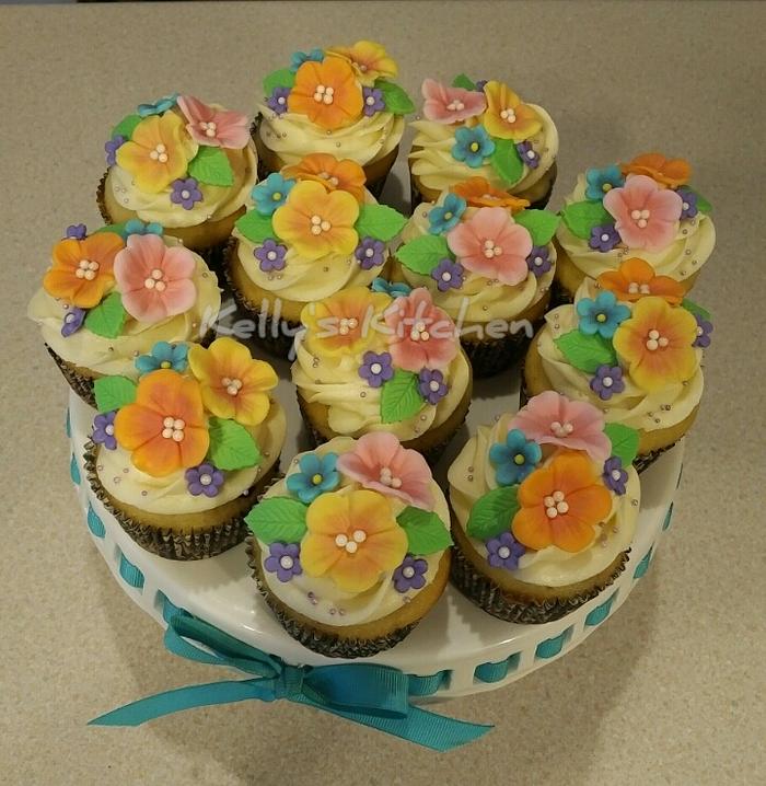 Floral cupcakes