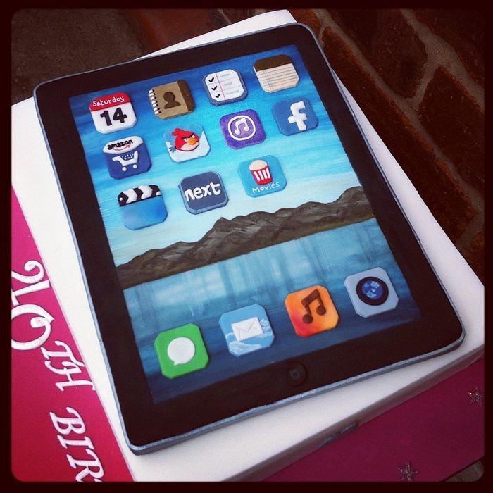 iPad cookie on iPad box cake