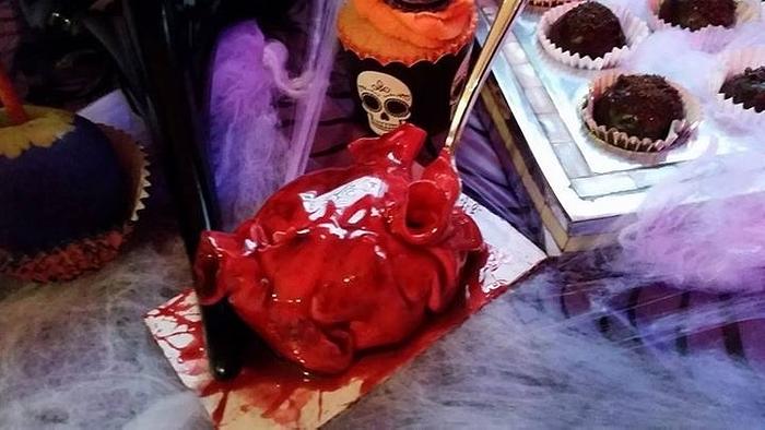 Halloween bloody mini cake