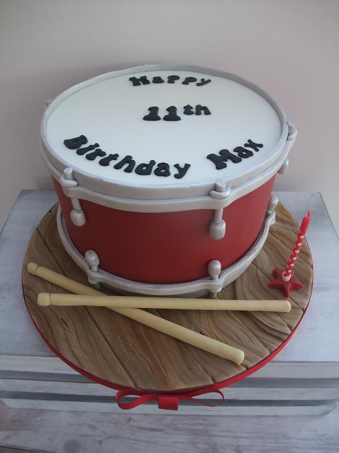 Drum with drumsticks cake  ! 