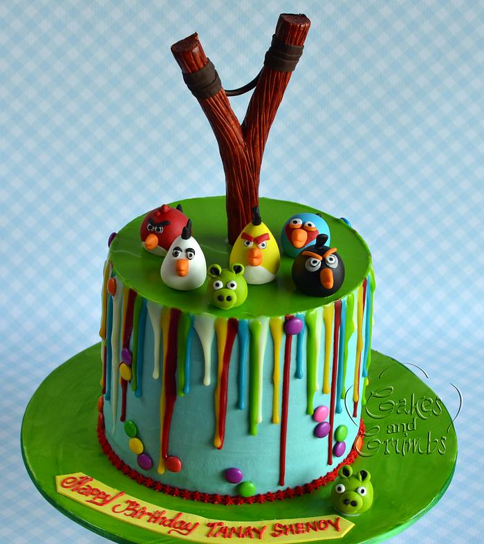 Angry Bird drip cake 