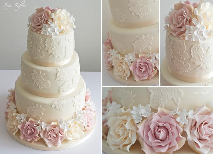 Wedding cake with lace & amnesia roses 