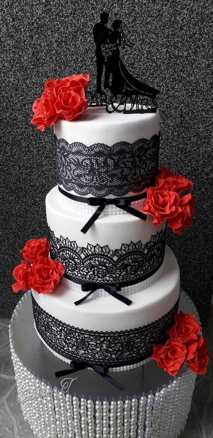 Wedding cake Black and white with red roses