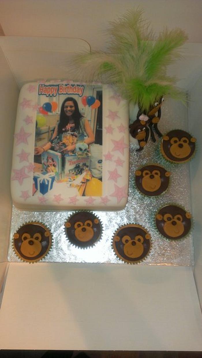 Monkey birthday cake. 