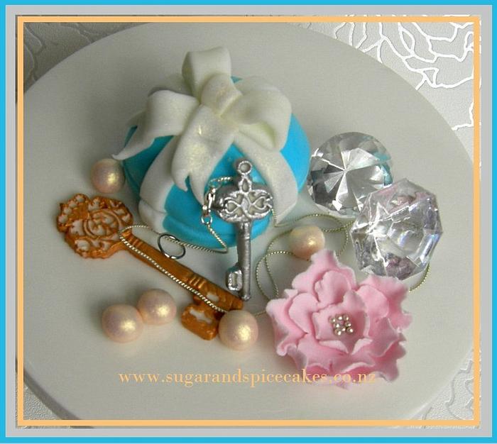 Tiffany Ring box Cake topper with sugar keys