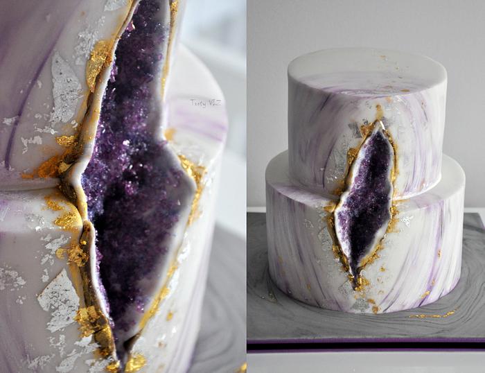 Geode Cake Decorated Cake By Cakesviz Cakesdecor