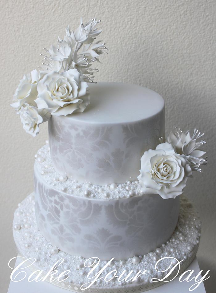 Anniversary cake. Perals&Roses. 