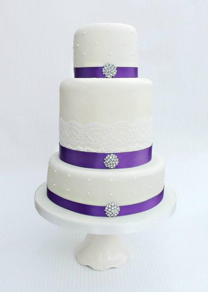 Ivory & Purple Cake Design 