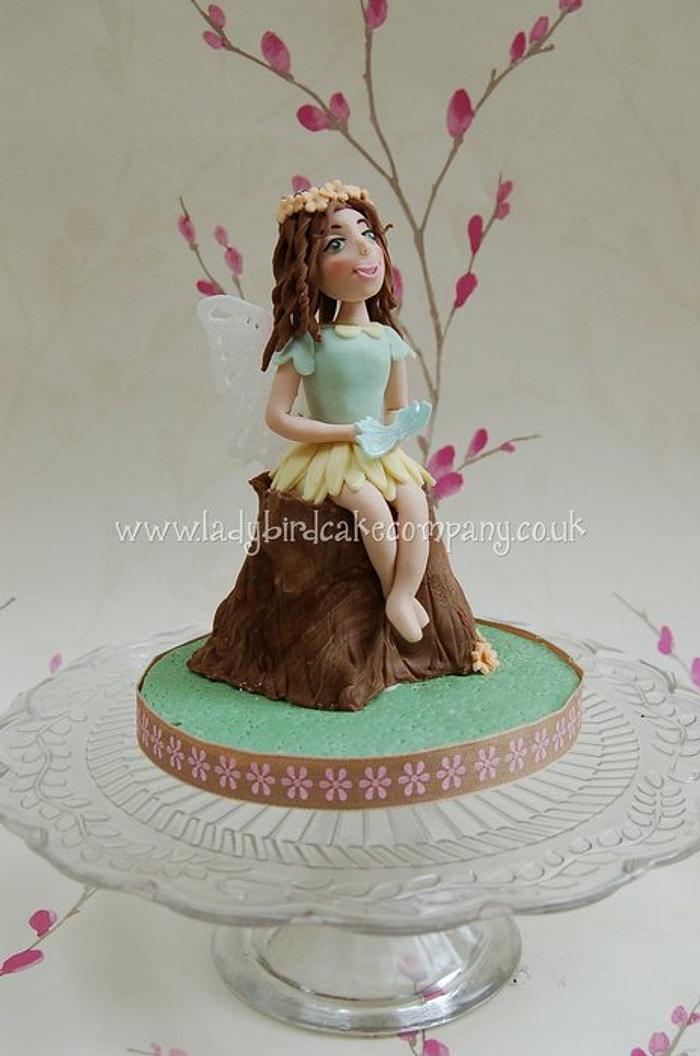 Fairy cake topper - Decorated Cake by The sugar cloud - CakesDecor