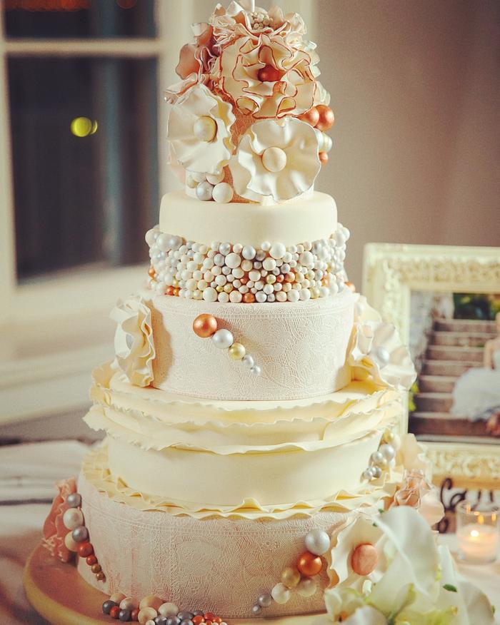 Ribbon sugar flowers wedding cake, Pastel de bodas con flores de azucar