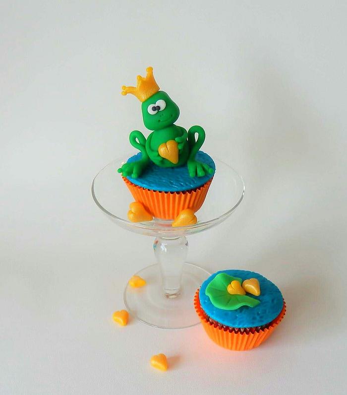 Kiss the frog cupcakes