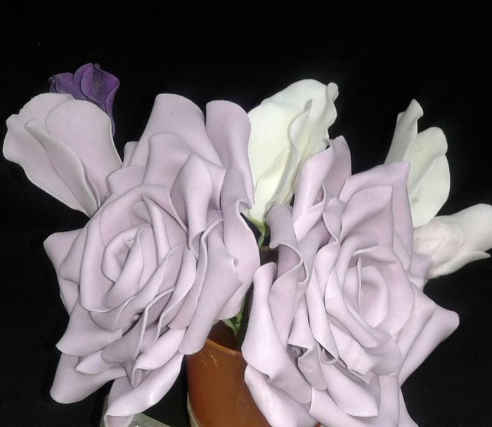 Lilac Gumpaste Roses Arrangement