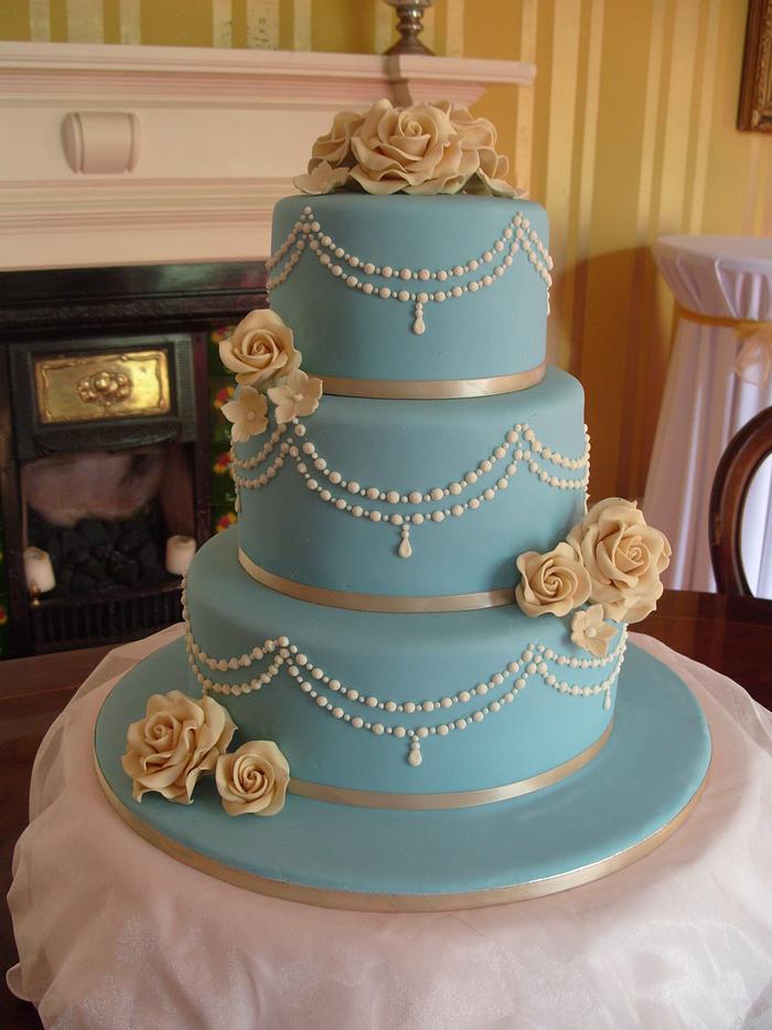 Vintage blue wedding cake