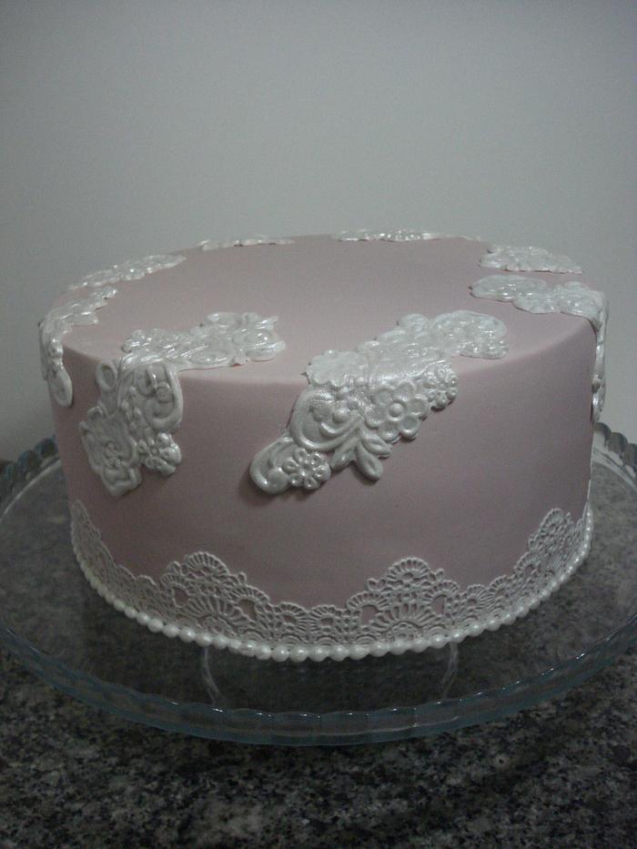 Vintage lace cake