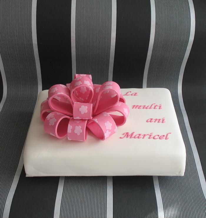 Bow Birthdaycake